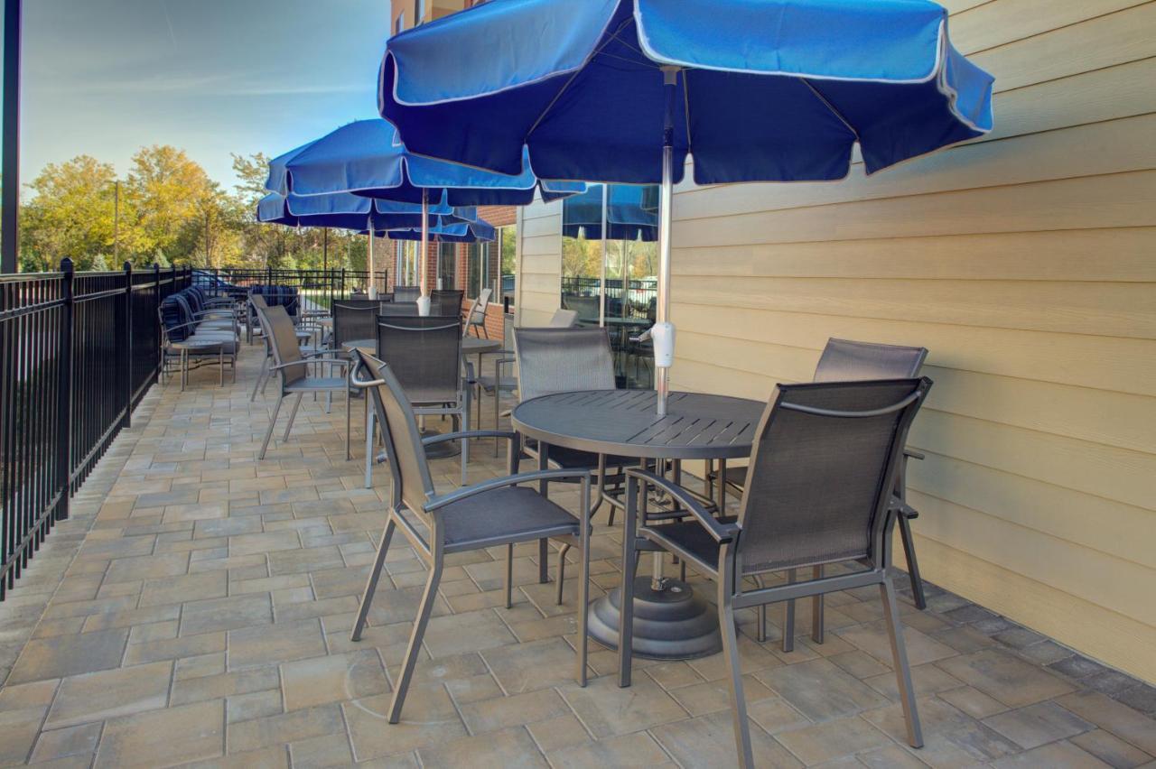 Fairfield Inn & Suites By Marriott Detroit Canton Exterior foto
